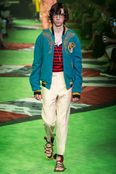 Look 8